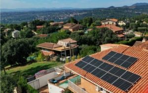 Espana tiene diez millones de tejados solares.jpg