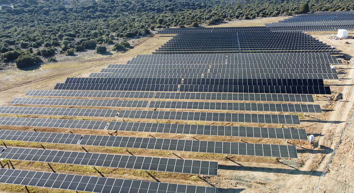 Everwood Capital adquiere tres plantas solares con 150 MW