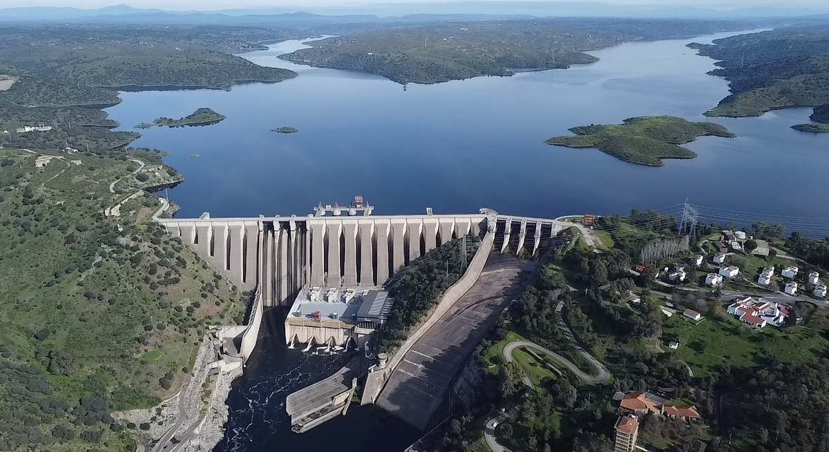 Iberdrola aporta a Extremadura mas de 530 millones de euros.jpg