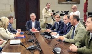 Expediente a Endesa en Sevilla tras hallar tapas de arqueta.jpg