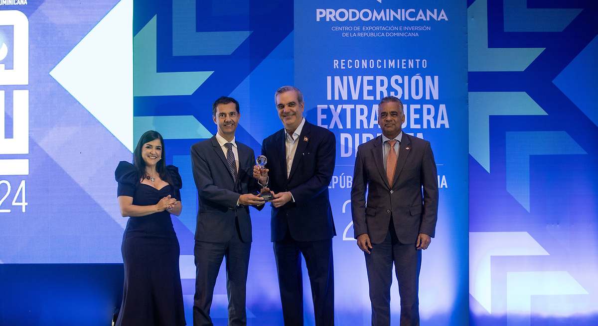 Ecoener premiada por Republica Dominicana por su contribucion a la.jpg