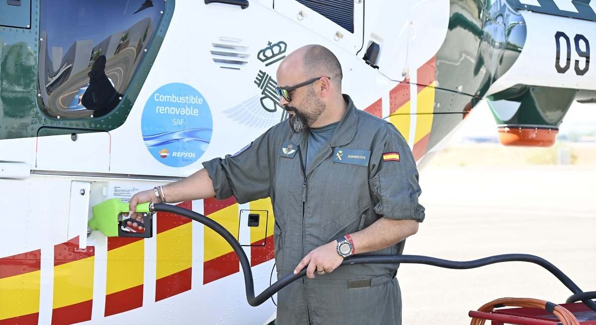 La Guardia Civil vuela con combustible sostenible de Repsol