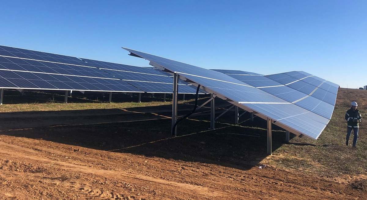 Iberdrola obtiene aprobación para invertir 260 millones en grandes plantas solares en Valencia