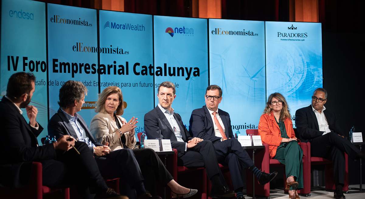 Empresas demandan menos trámites para potenciar energías renovables en Cataluña