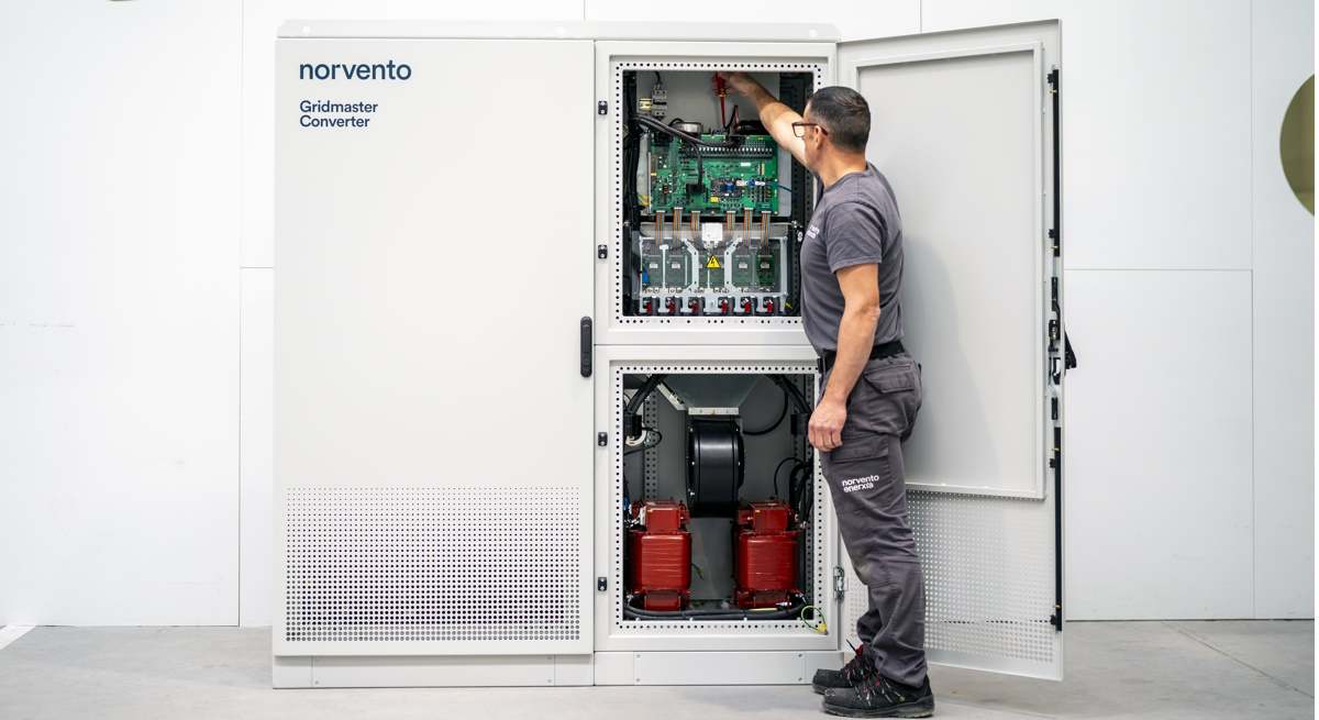 Norvento Enerxia implementa uno de sus avanzados convertidores de electronica.jpg